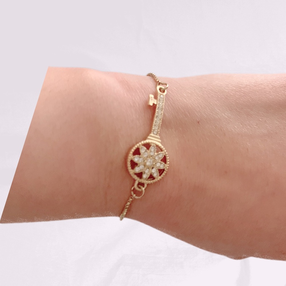 Adjustable gold plated bracelet